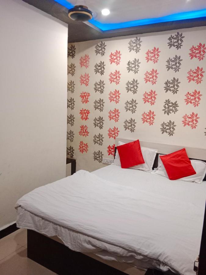 Hotel Nahta Palace 우자인 외부 사진
