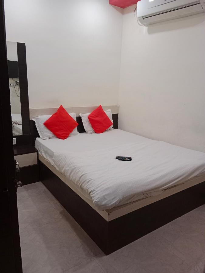 Hotel Nahta Palace 우자인 외부 사진